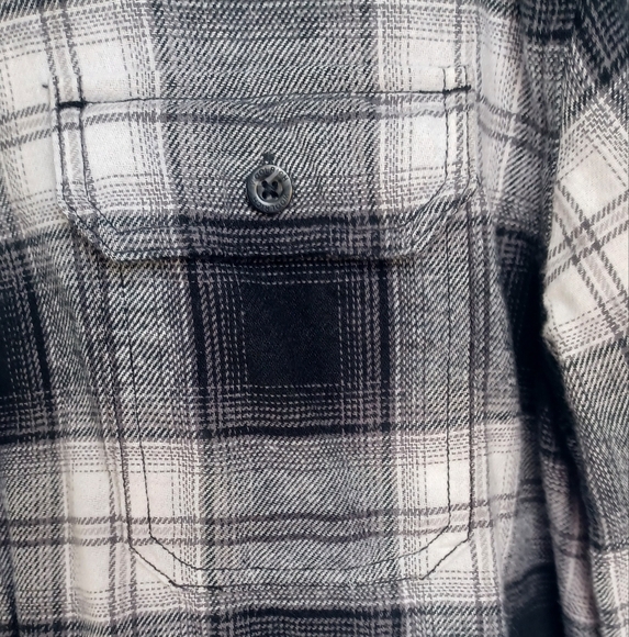 EUC Woolrich Black, Grey, & White Plaid 100% Cotton Flannel Shirt-Men's Size XL - Picture 4 of 6